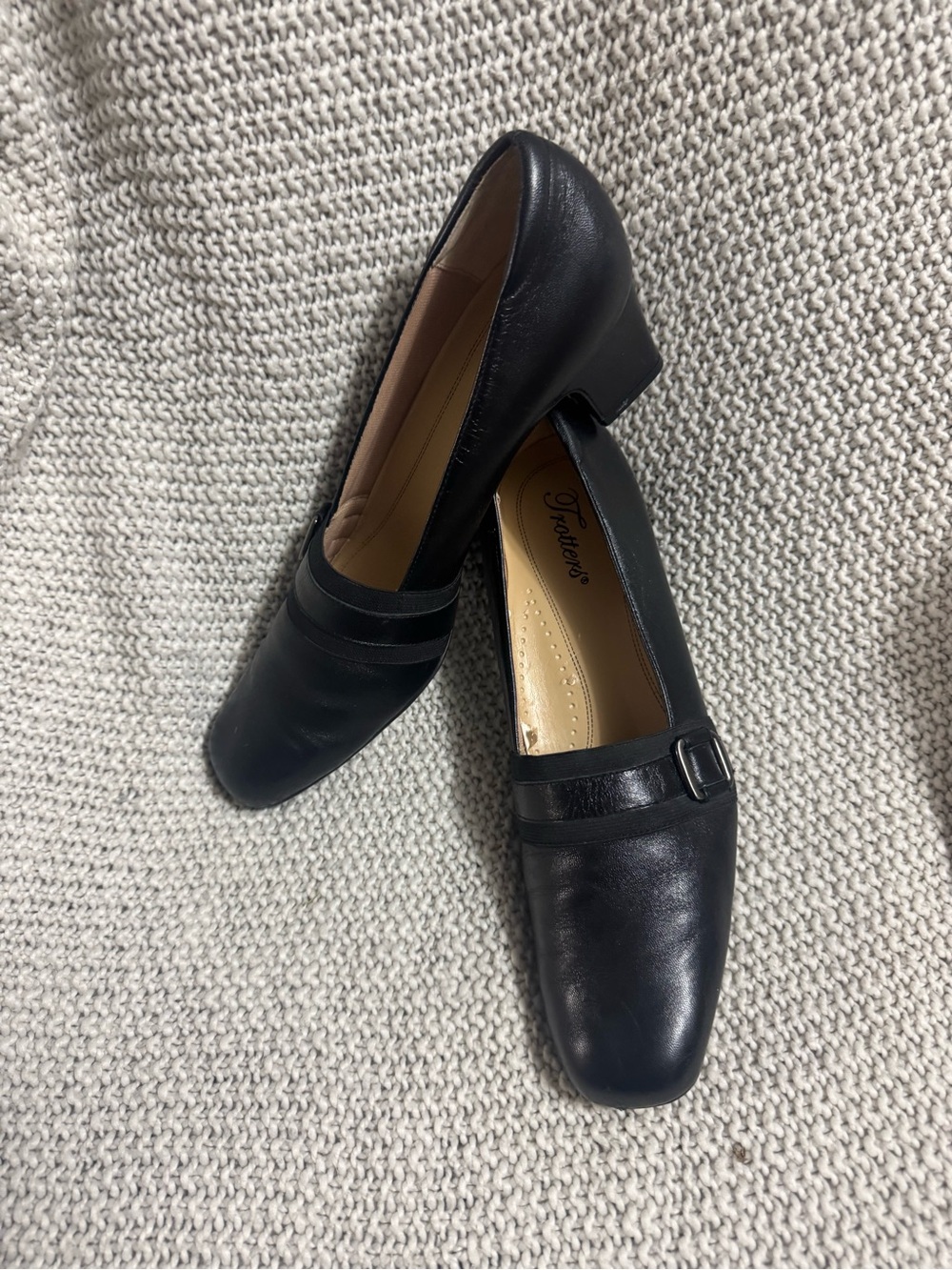 Trotters Black Leather Low Block Heel Loafers